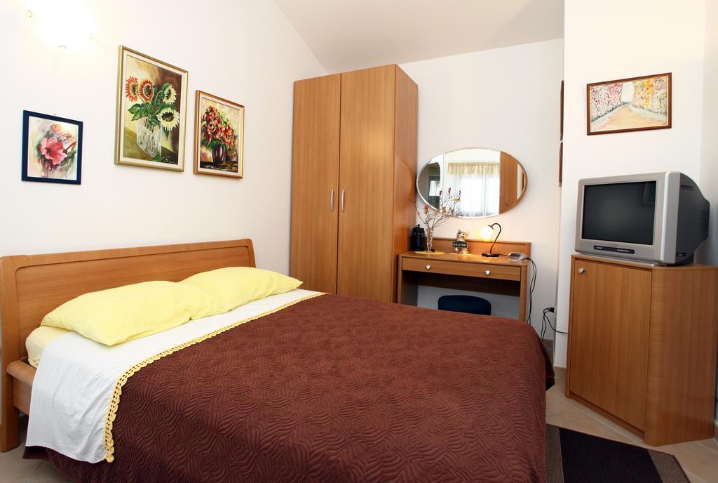 Parenzana Sea View Apartments Sk Portoroz Exterior photo