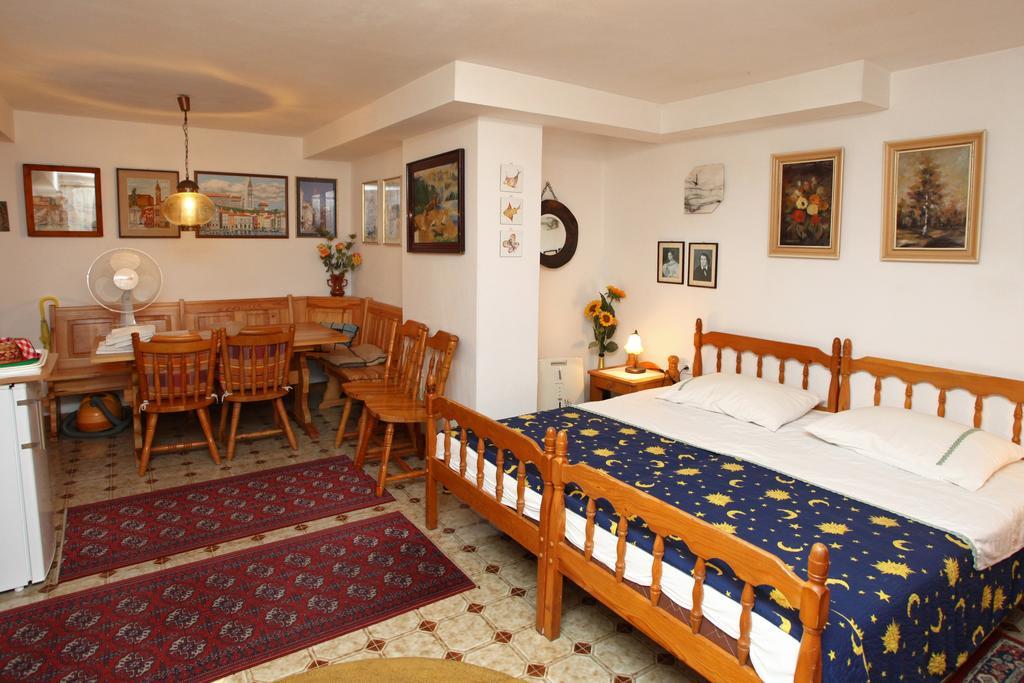 Parenzana Sea View Apartments Sk Portoroz Exterior photo
